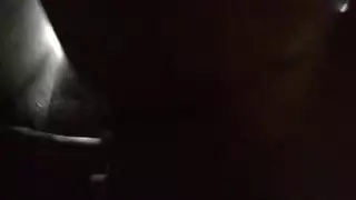 حلوة سوداء تحصل على قضيب صلب عميق في مهبلها المتقطر المجعد