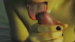 ربات منزل مثيرة تدعو الجار لحضور مشهد جنسي جماعي