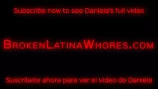 المراهقة اللاتينية دانيلا تحصل على مهبلها الضيق ممطوط في ثلاثي عيد ميلاد صارم
