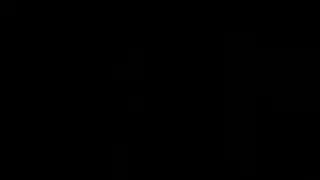 فتاة وقحة عمرها 19 عاماً ترتدي ملابس داخلية تفسد المعلم بكلمات جنسية صريحة