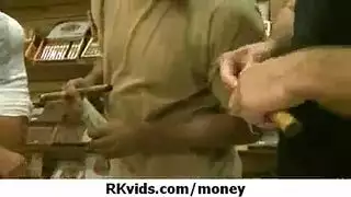 ابن يغتصب امه السمينه غصب عنها