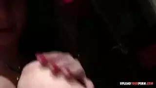 خيال جنسي ثلاثي لمراهقة: مصة ونكاح كلبي في بيك أب مكشوف