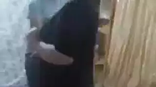 عراقية تتعرض للتمزيق على الكاميرا المباشرة سكس كامل