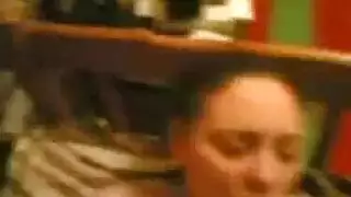 رقاصه ترقص وشاب يبوس صدرها