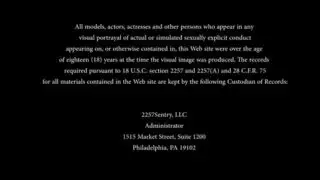 مشهد عنيف لمراهقة من الخلف: صراخ متعة من الدفع العميق