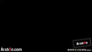 مفاجأة التمثال المخادع – داني دي تأخذ قضيبًا في الخارج