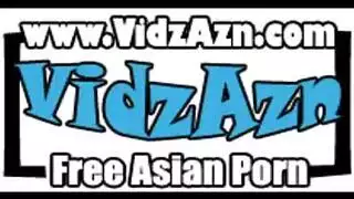 فتاة غبية الهرة الأكل ناضجة ويونغ