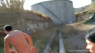 سحاقيات سمراوات جامحات في جلسة مقص وكف