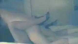 عقاب ثنائي الجنس البظر كبير